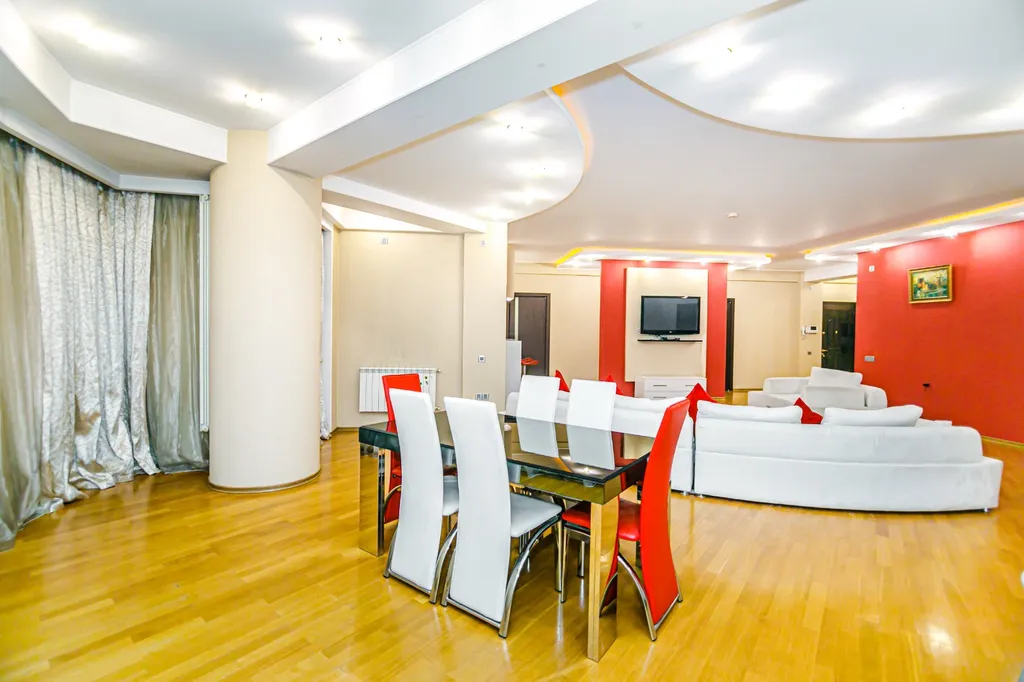 Lux family apartment