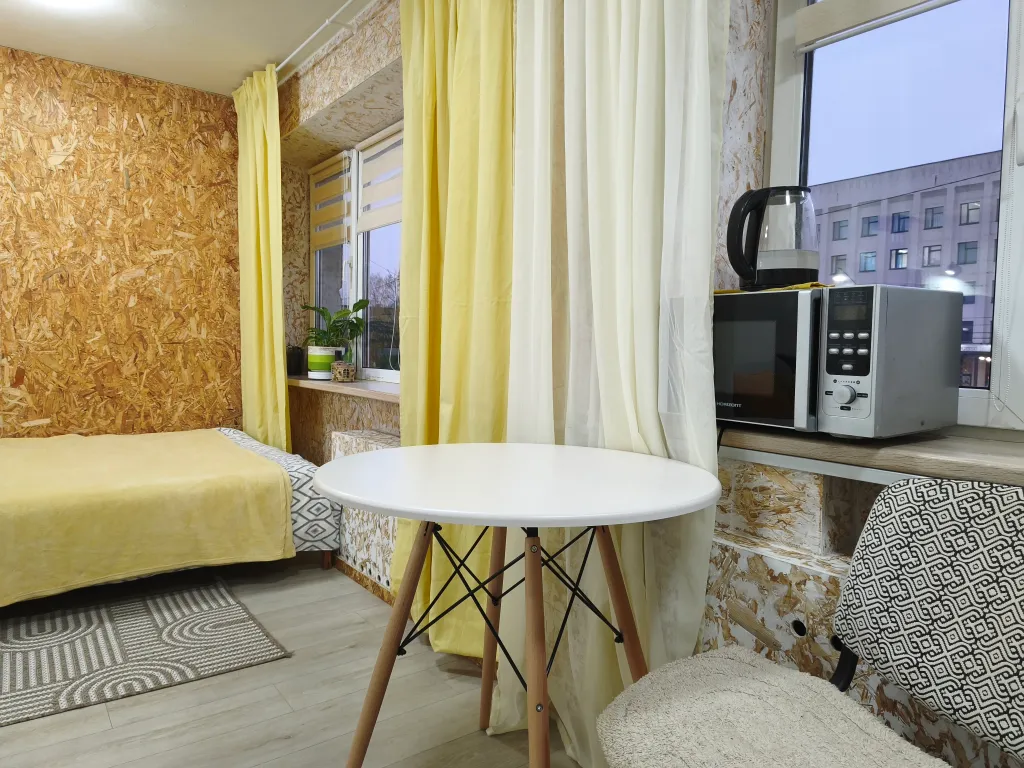 Душевное жилье над пиццерией, небольшая, но очень уютная студия