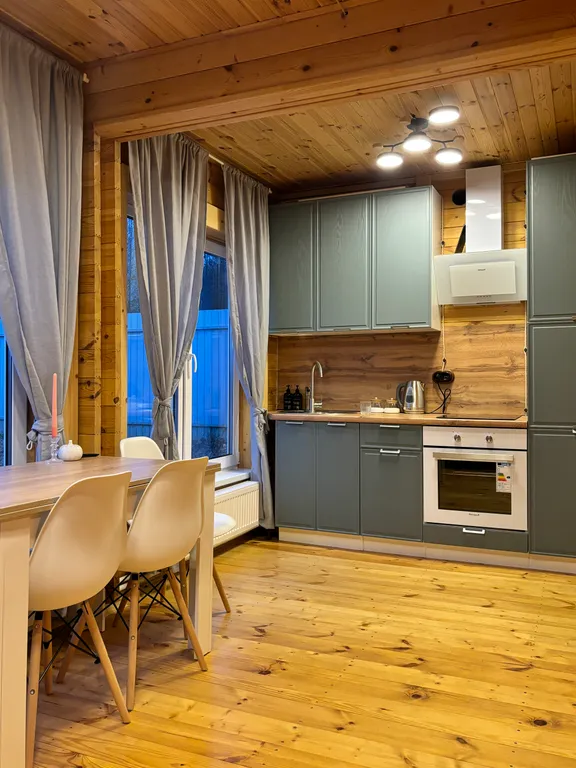 Дом у озера, Баглачевские дачи