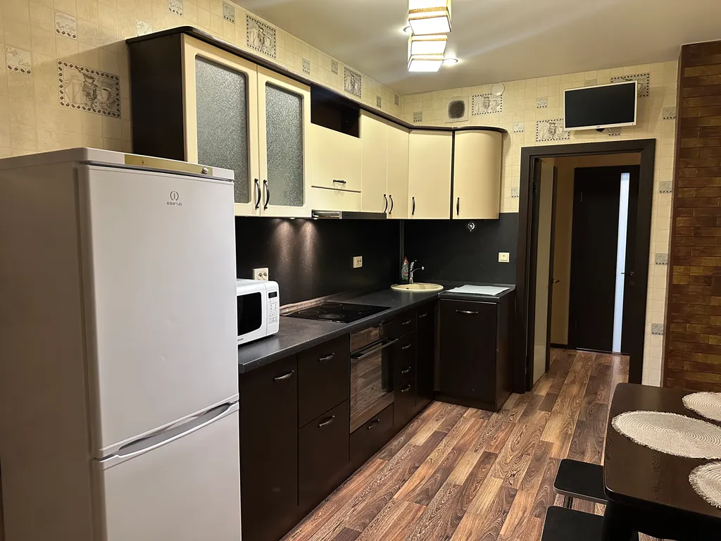 Квартира Уютная квартира напротив трц планета — Красноярск