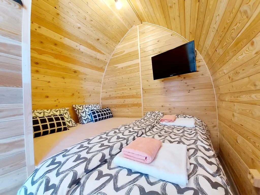 Уютный кемпинг с видом на горы