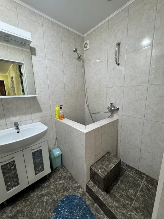 3 комнатная квартира с дизайнерским ремонтом