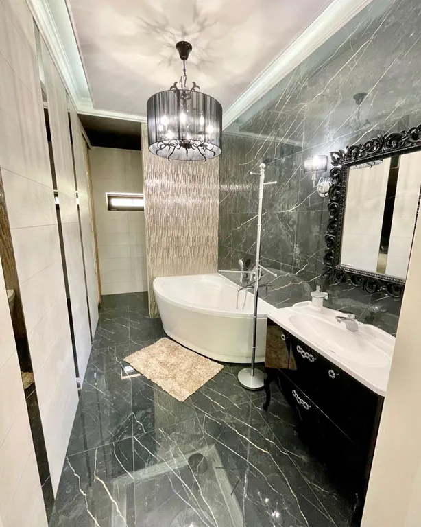 Стильный дом с открытым бассейном и сауной