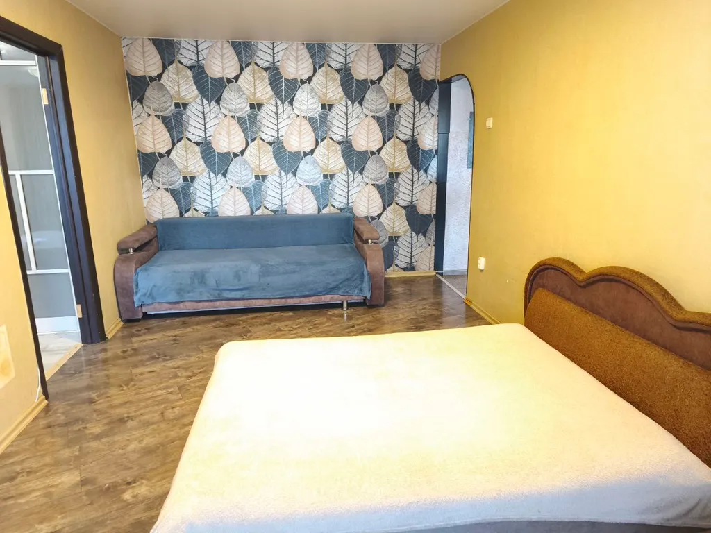 Двухкомнатная квартира в районе предмостной площади