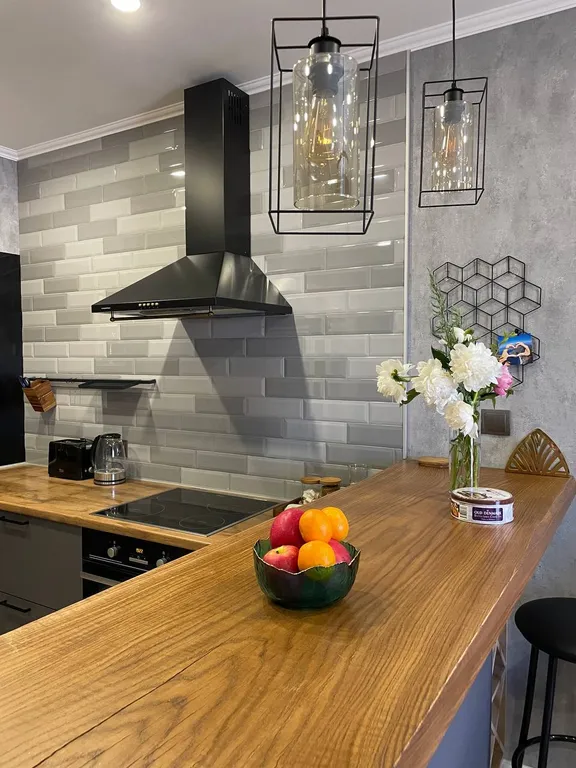 Солнечная стильная евродвушка в новом доме недалеко от центра города