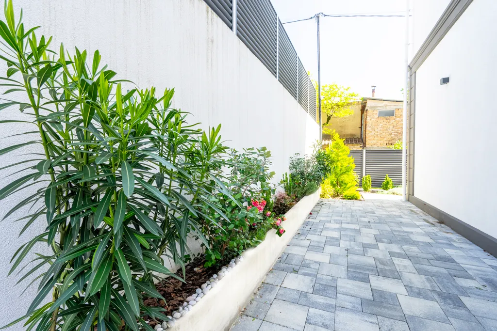 Дом с кедровой сауной и подогреваемым бассейном