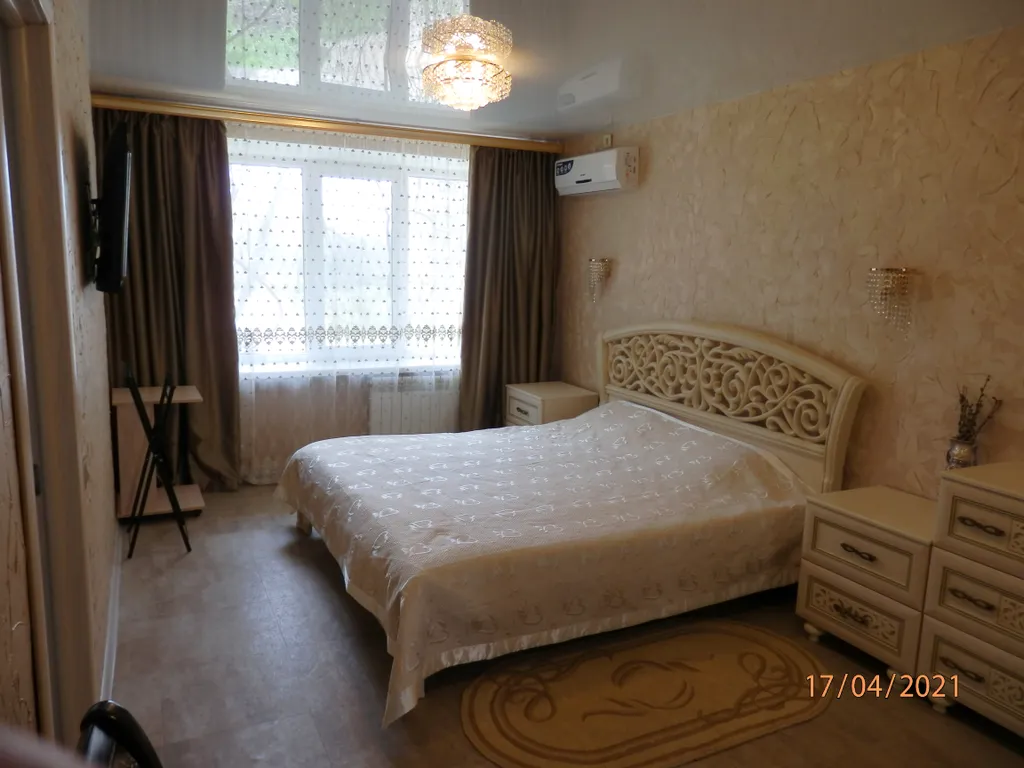 Квартира Трехкомнатная квартира в тихом районе Евпатории — Евпатория