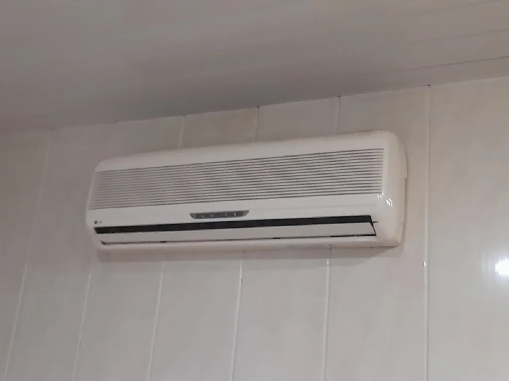 Двухэтажный дом из 5 комнат, с уютным двориком и мангалом