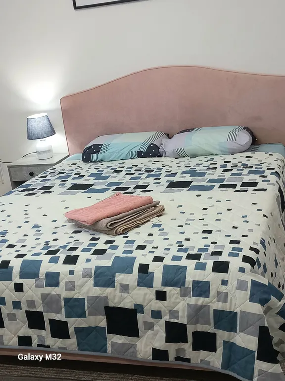 Уютная студия с видом на реку Иртыш