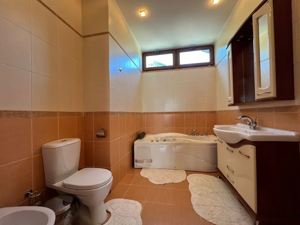 Видовые 3-комнатные апартаменты возле пляжа