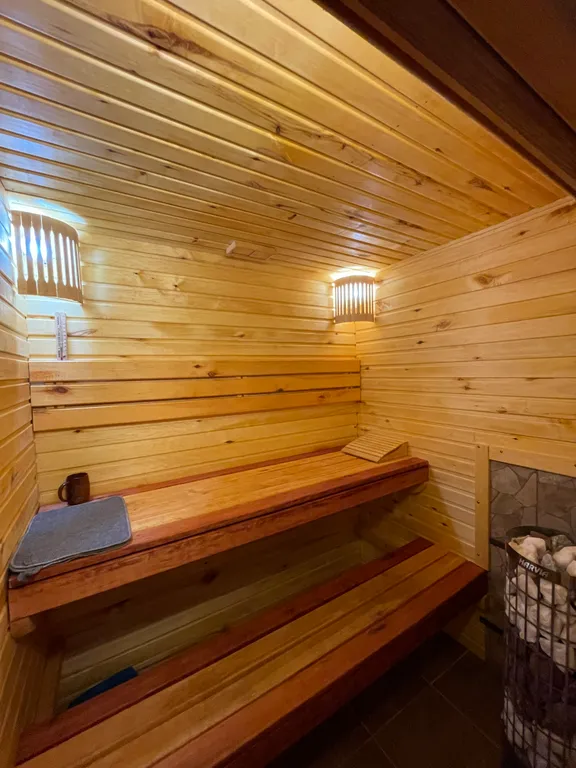 Дом с сауной недалеко от озера