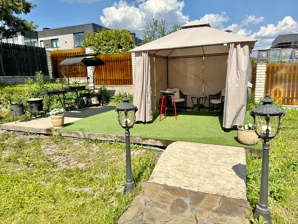 Элитный коттедж с бассейном