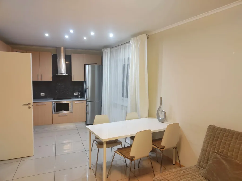 Квартира с прекрасным видом на озеро Онего в расширенном центре — аренда посуточно в Петрозаводск