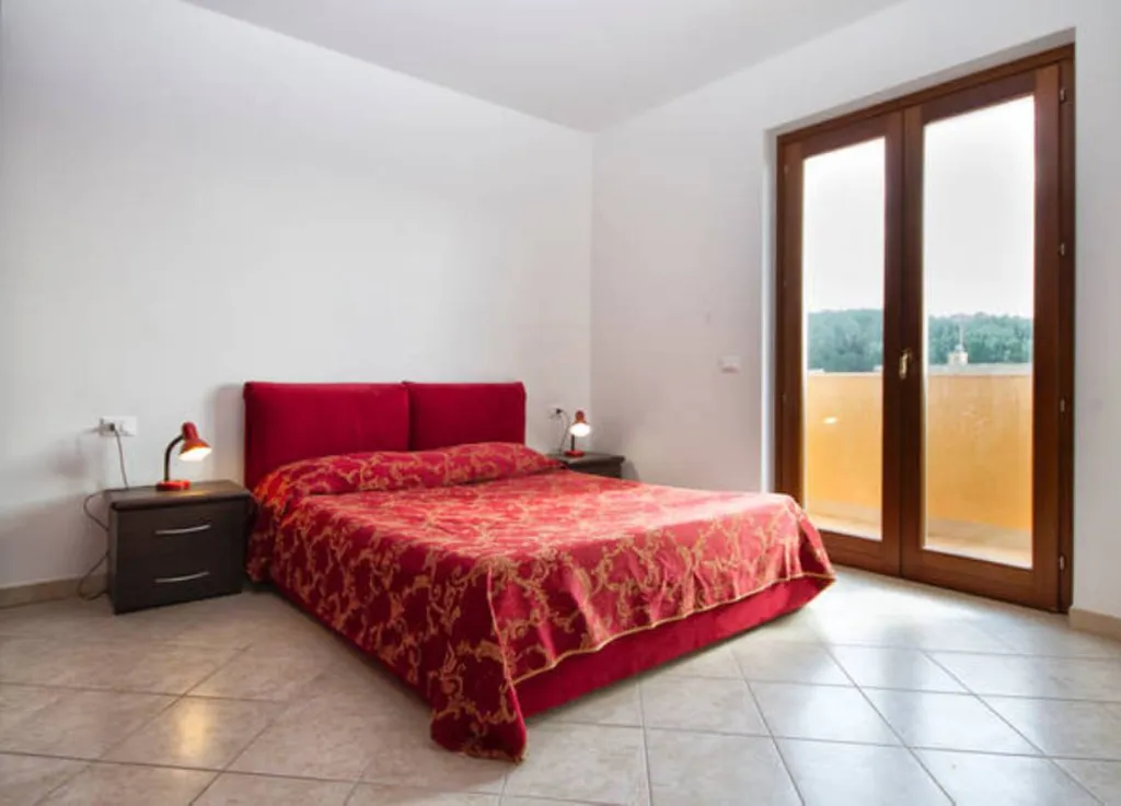 4-комнатная Квартира