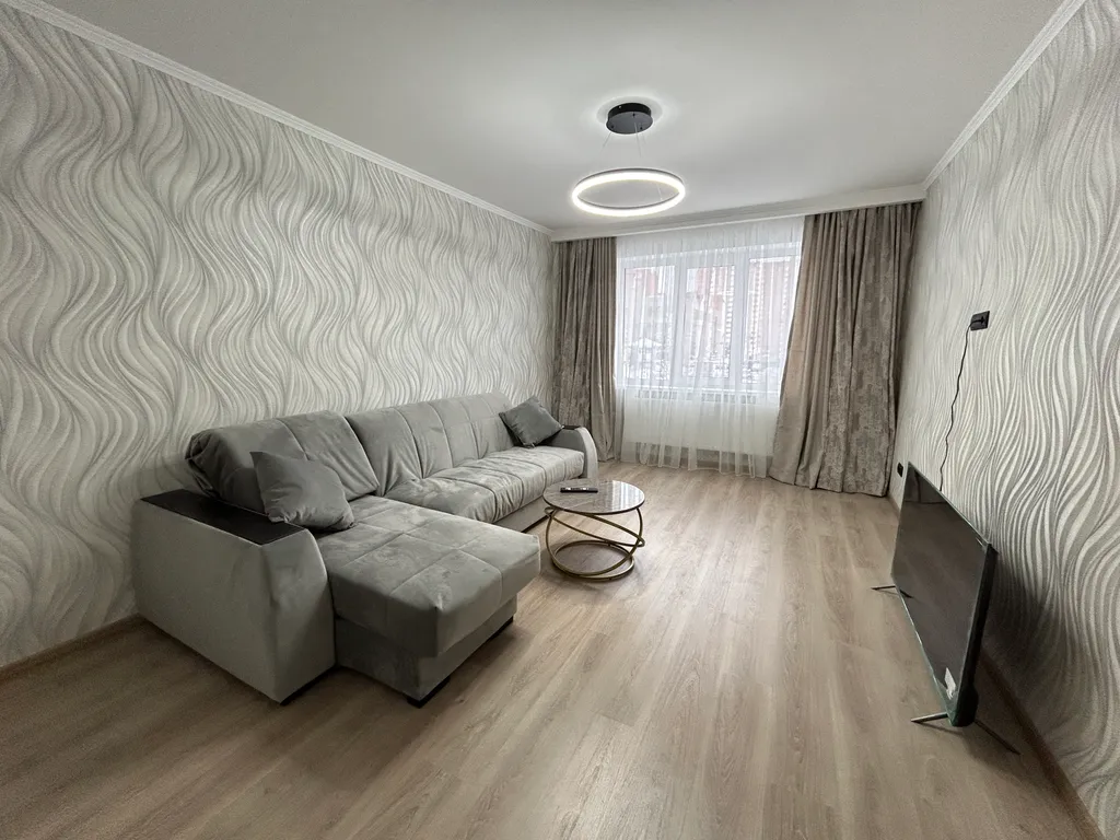 Квартира Новая уютная 4-комнатная квартира — Санкт-Петербург