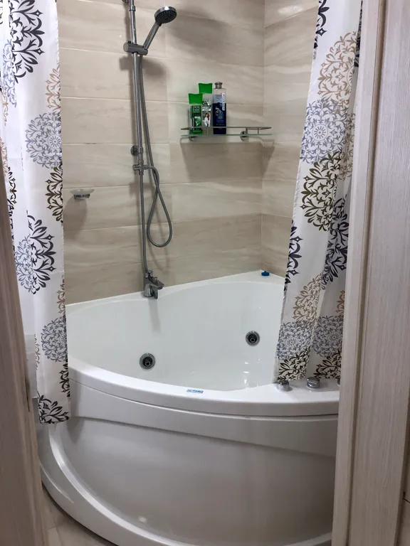 Трёхкомнатная с евро ремонтом