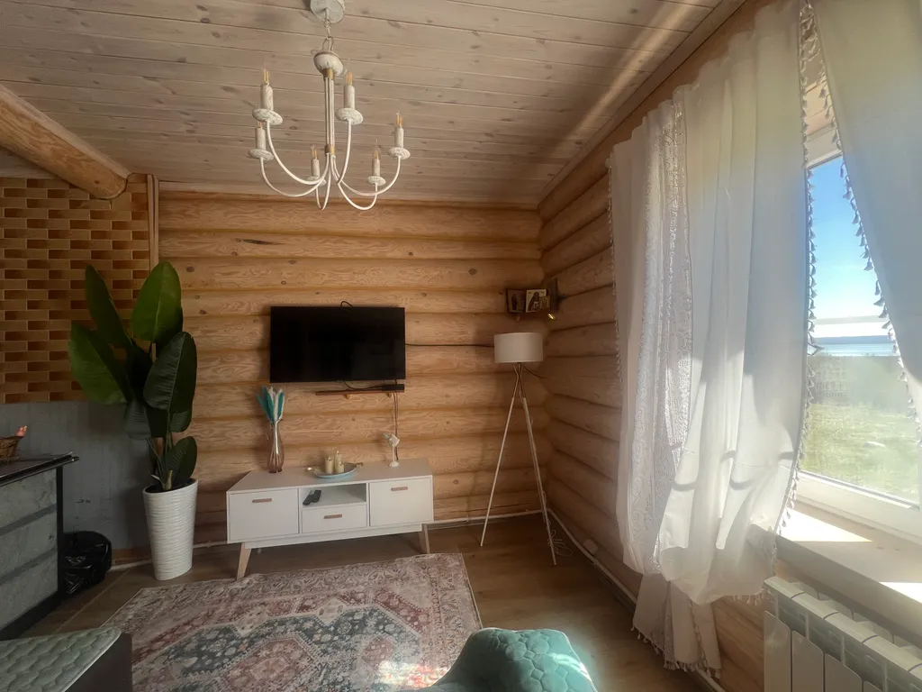 Двухэтажный дом с видом на Галичское озеро