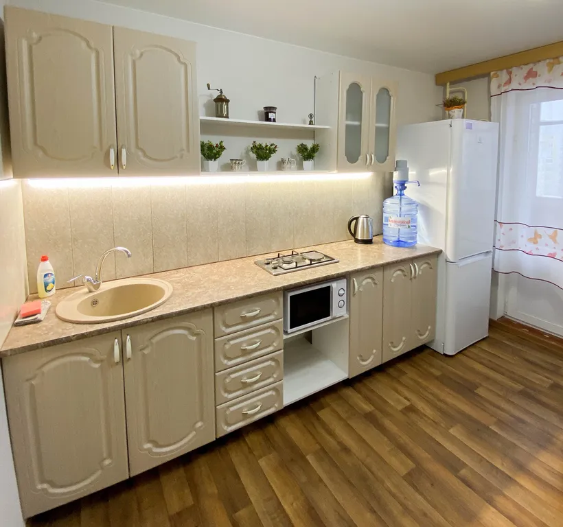 Стильная просторная квартира с модными кроликами в Орбите