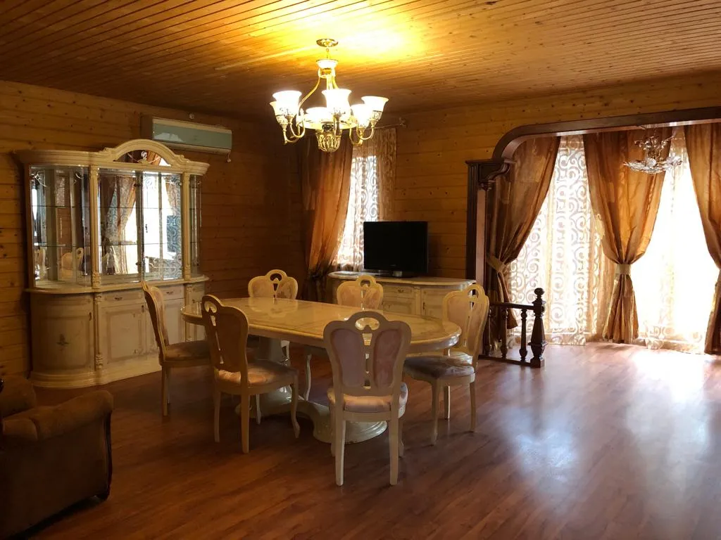 Дом с баней и бассейном