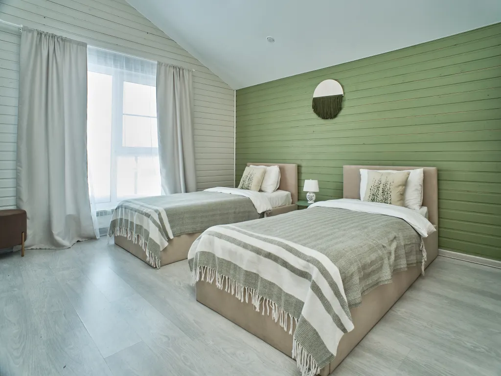 Мгновенный - дом с фотоаппаратом Polaroid