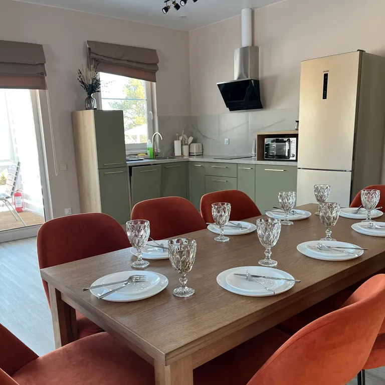 Уютный дом у озера