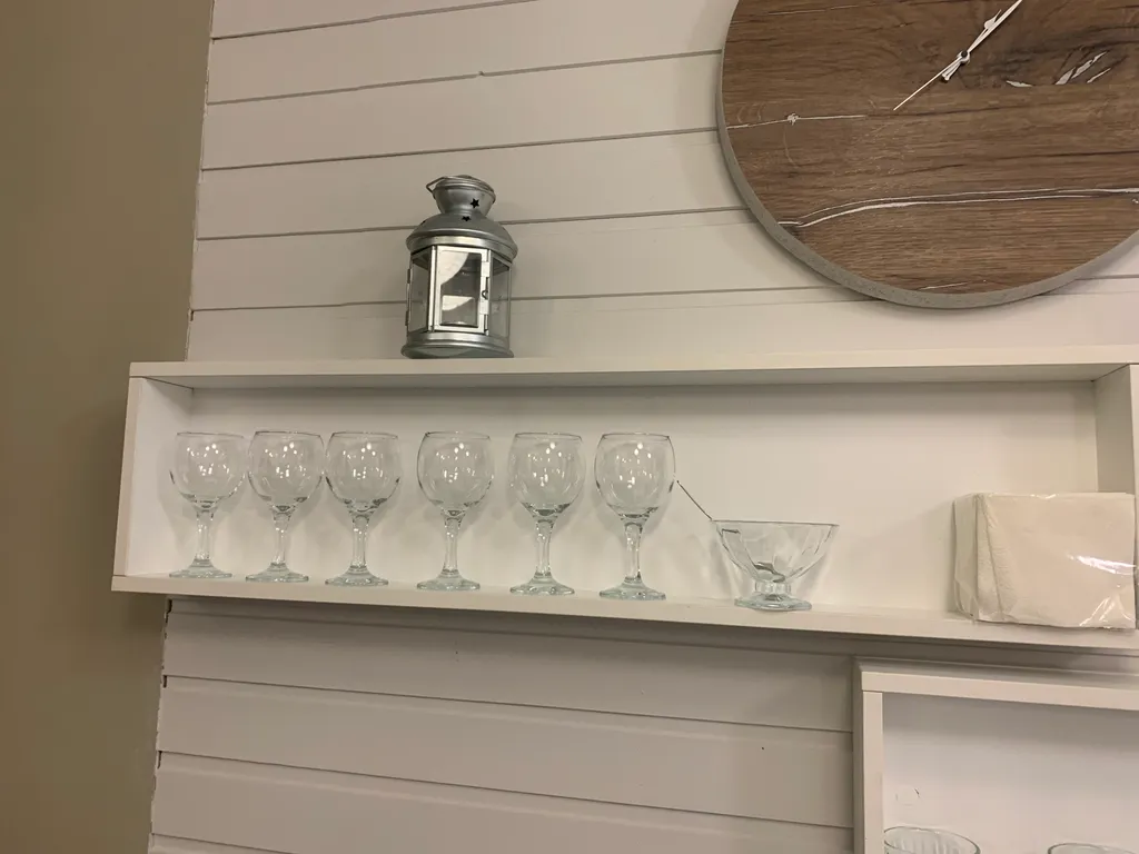 Коттедж Уютная и комфортная ХижInna с русской банькой в лесу у реки — Волхов