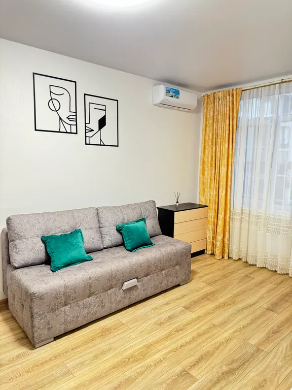 Шикарная квартира с прекрасным видом на бассейны и можжевеловые горы