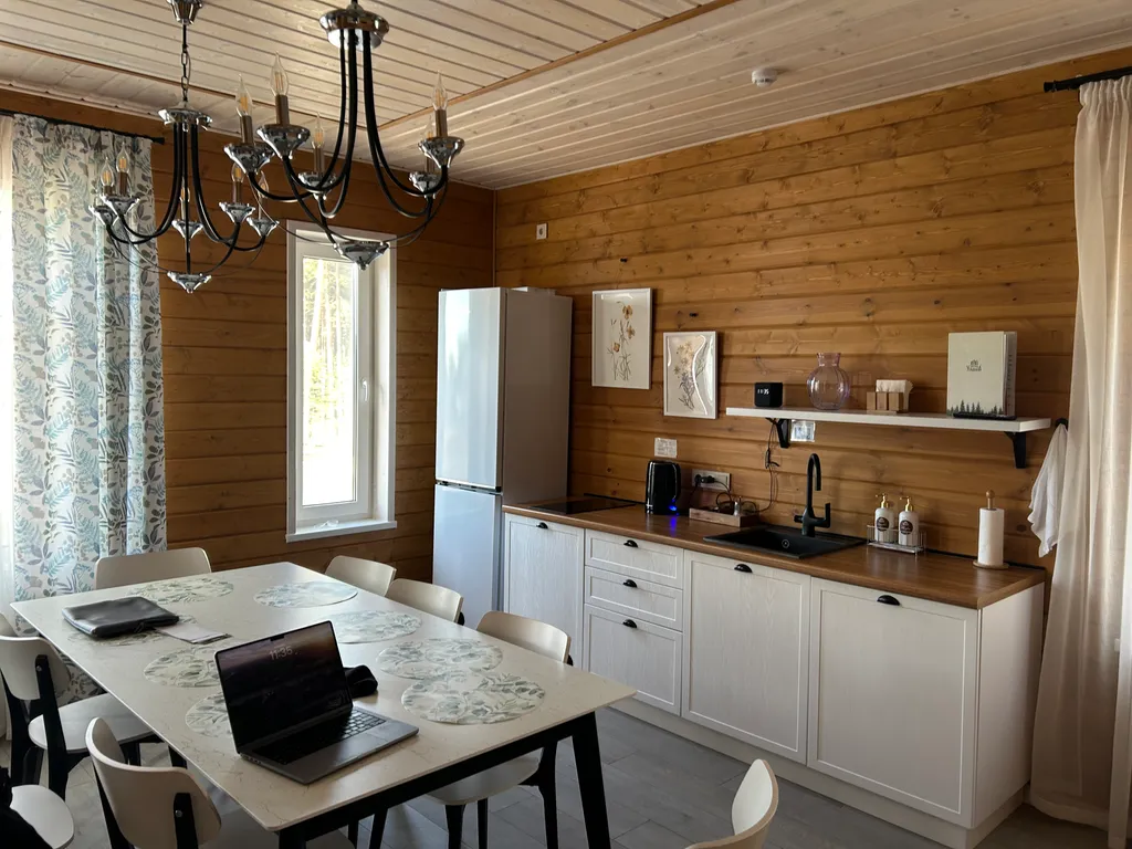 Дом в лесу с баней и видом на Волгу