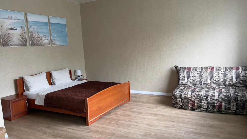 Студия в центре, два раздельных спальных места.