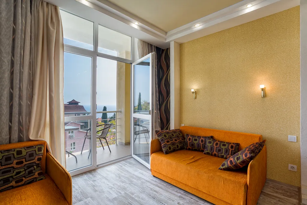 Квартира Видовая уютная студия с двумя балконами под горой Кошка — аренда посуточно в Симеиз