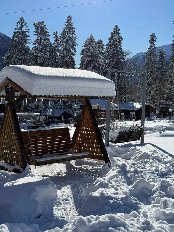 Уютный домик с видом на горы