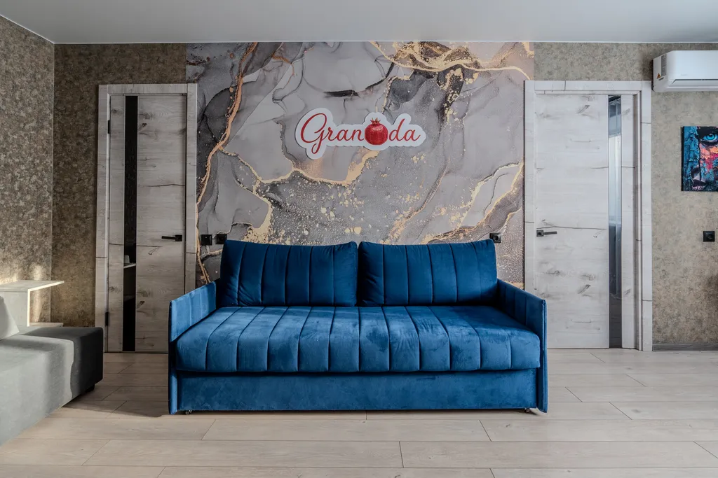 Красивая уютная двухкомнатная квартира с новым дизайнерским ремонтом