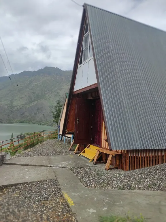 Уютные домики с видом на водохранилище