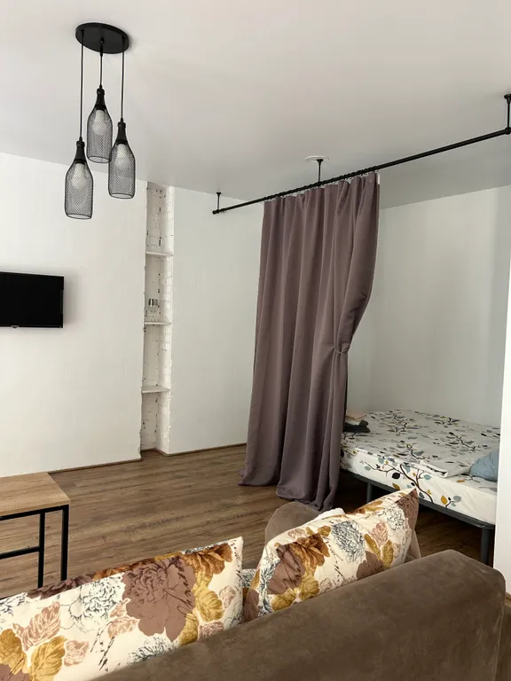 Студия с видом на лес