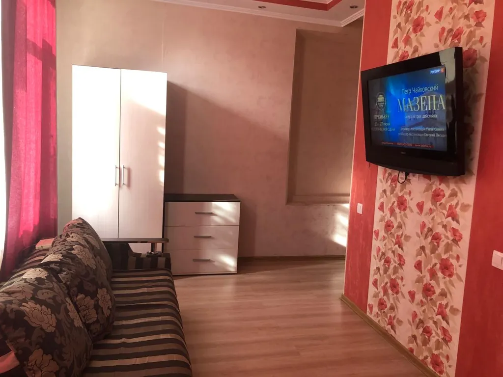 Уютная квартира-студия в центре города — аренда посуточно в Таганрог