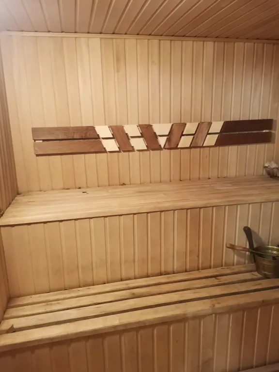 Дом с баней на берегу реки в 10 минутах от центра города