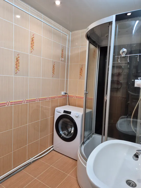 Чистая 2 комнатная квартира 63кв.м.