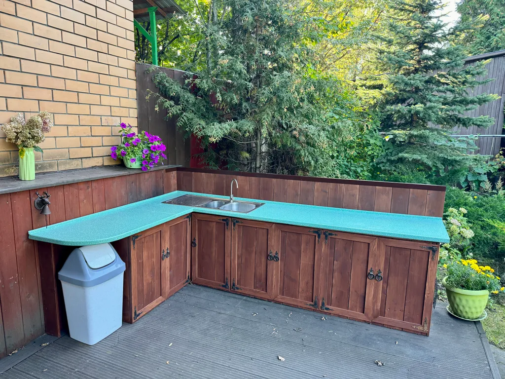 Уютный дом с тёплым бассейном и без подводных камней