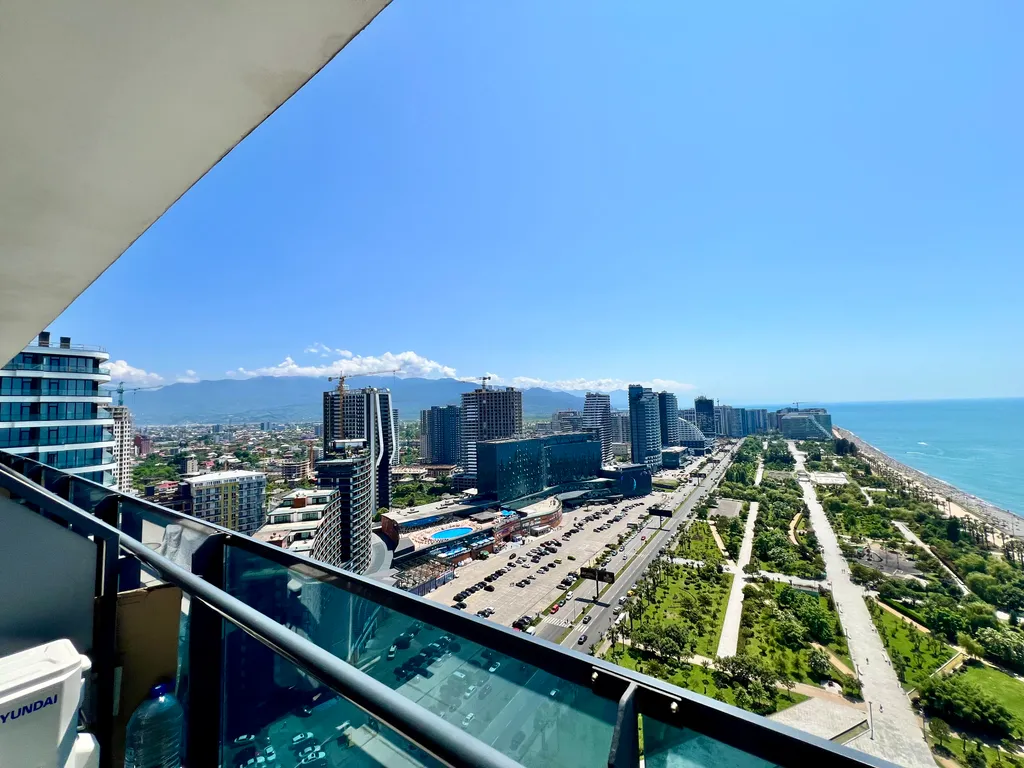 Orbi Beach Tower №2512 — море, парк, небоскреб