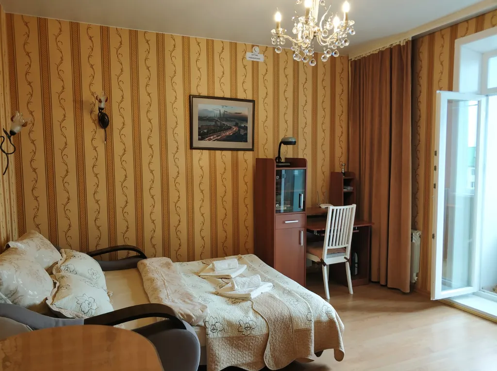 Удобная квартира с высоким потолком — аренда посуточно в Владивосток