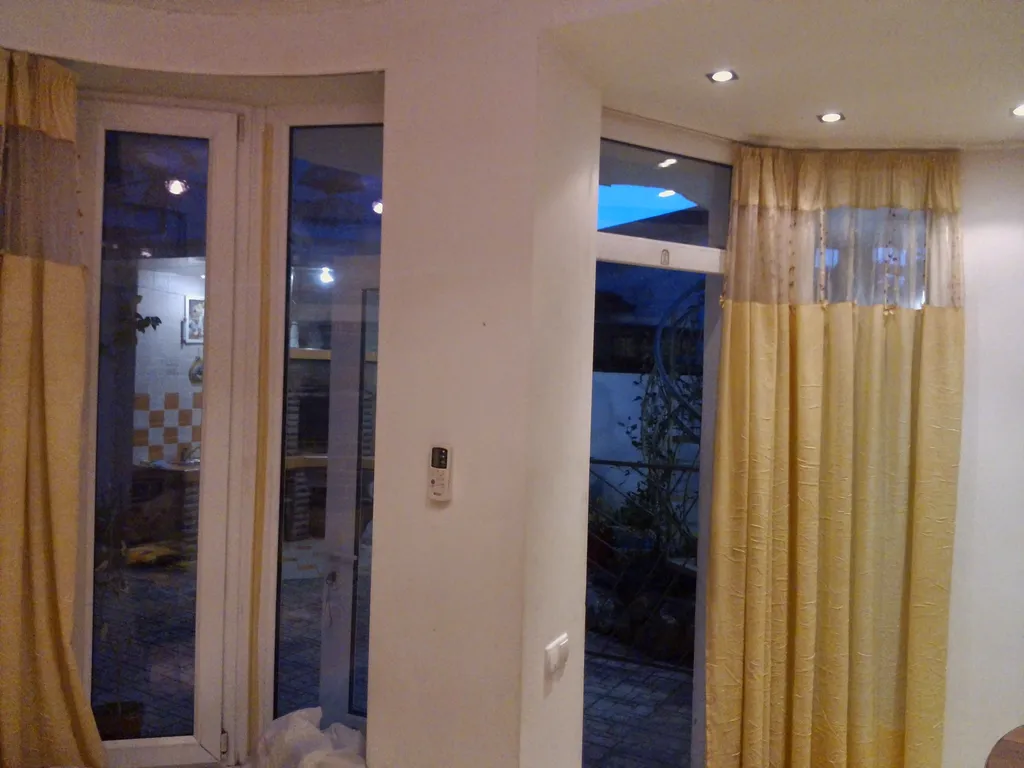 Уютная евротрешка с выходом во дворик к зоне барбекю