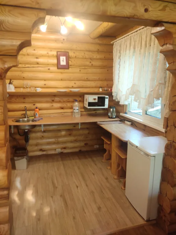 Отдельная квартира в частном гостевом доме ( из оцилиндрованногбревна)