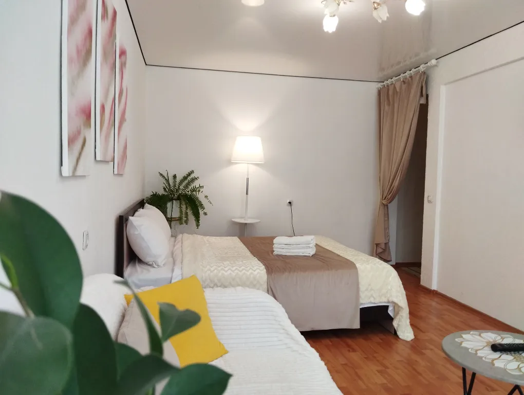 Светлая квартира в самом центре у площади Победы