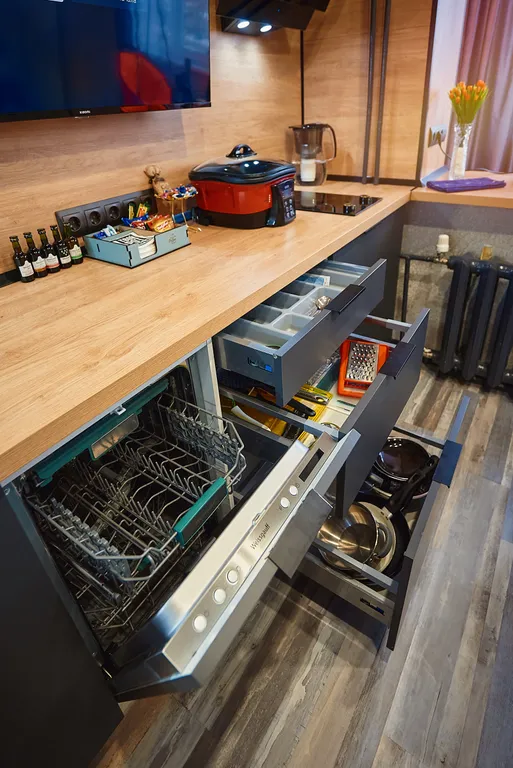 Capybara's style: центр, парящая кровать, тв-алиса, качель