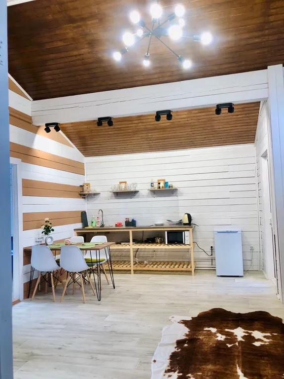 Уютный деревянный загородный дом в живописном селе