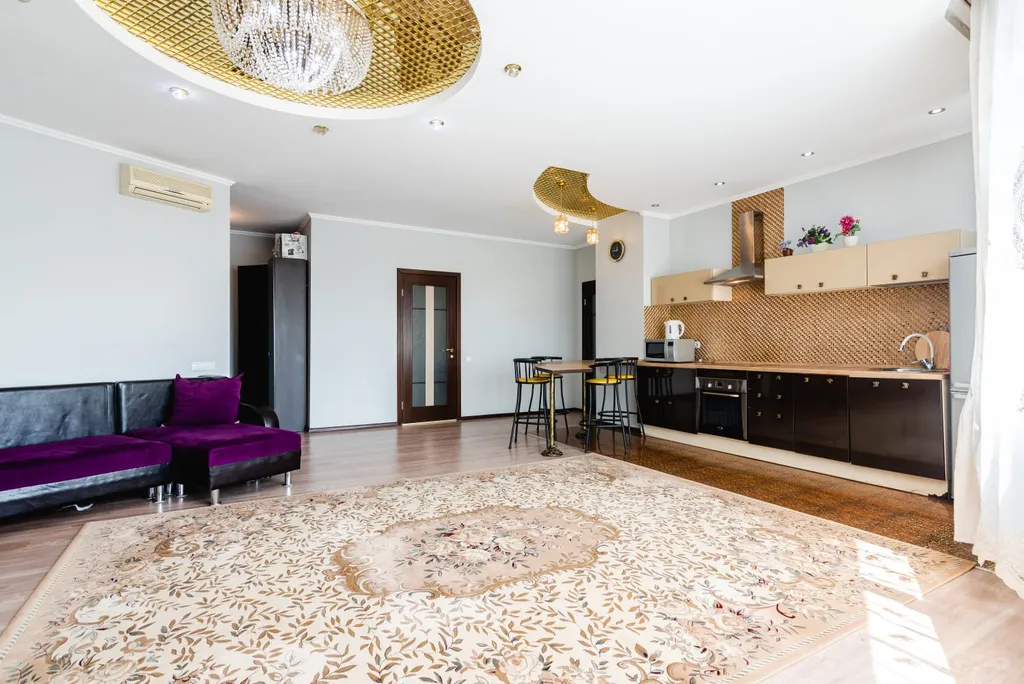 Большая двушка с кухней студией с потрясающим видом на горы