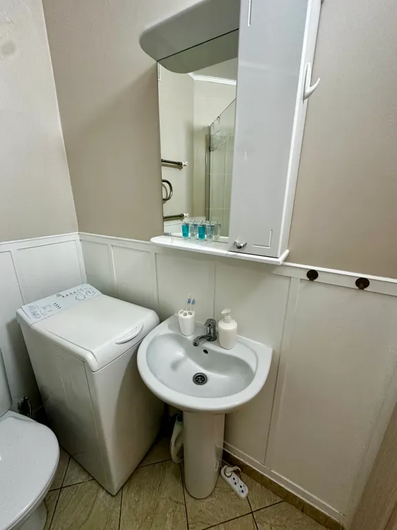 Студия с видом на горы у входа в Центральный парк