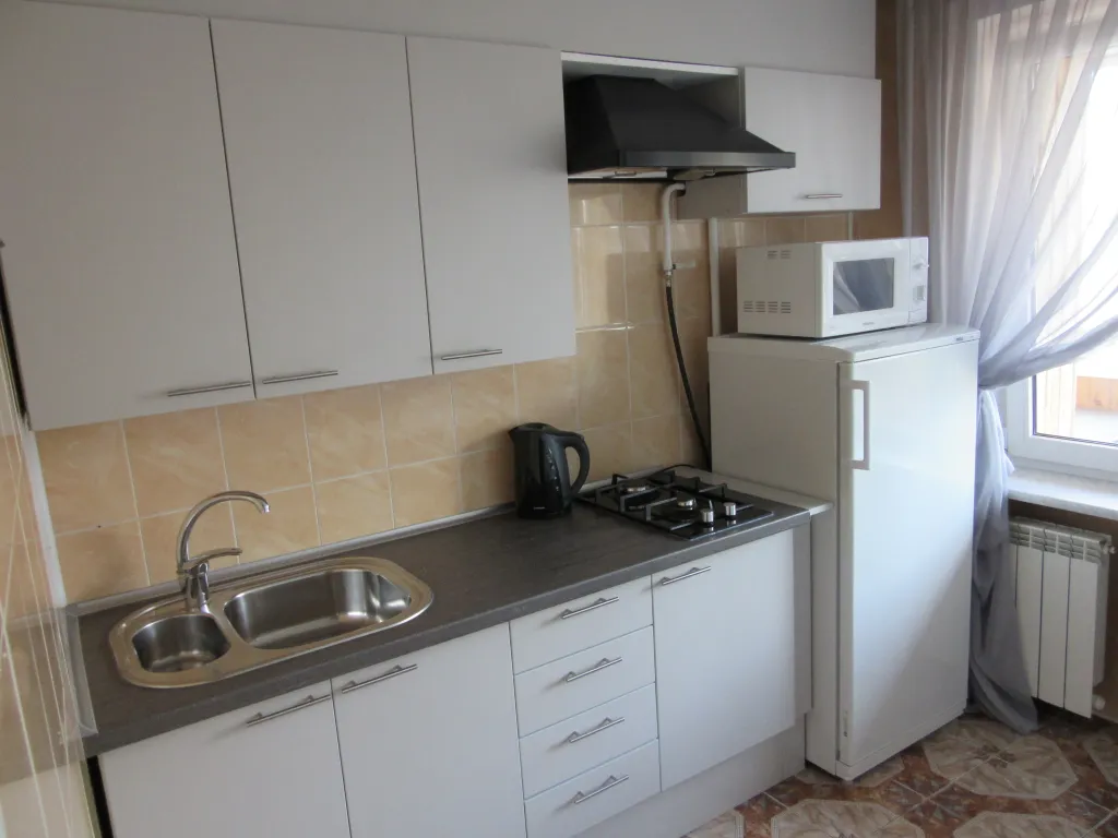 Квартира у входа в метро Фрунзенская, Юбилейная площадь