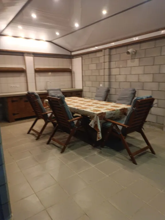 Уютный дом в живописном поселке у моря