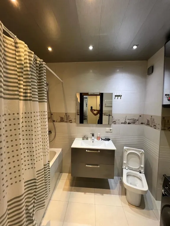 Квартира с видом на море, на берегу моря